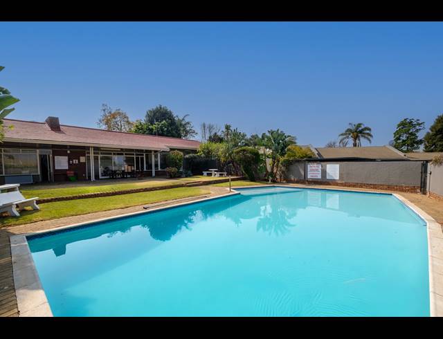 2 BEDROOM TOWNHOUSE FOR SALE IN NORTHWOLD